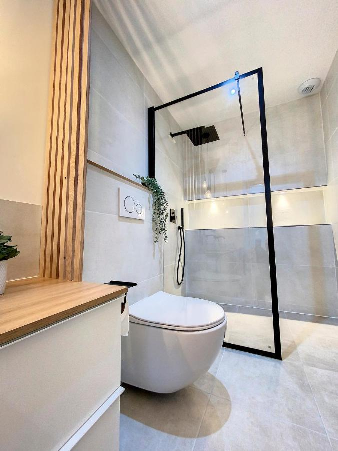 Appartchic - Appartement Standing - Plein Centre & Parking Prive Créon Buitenkant foto
