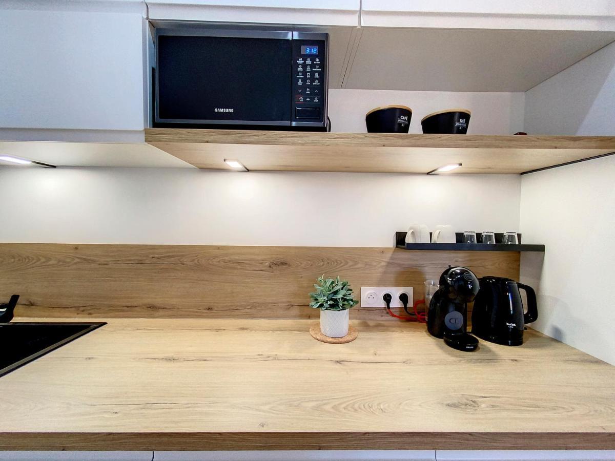 Appartchic - Appartement Standing - Plein Centre & Parking Prive Créon Buitenkant foto