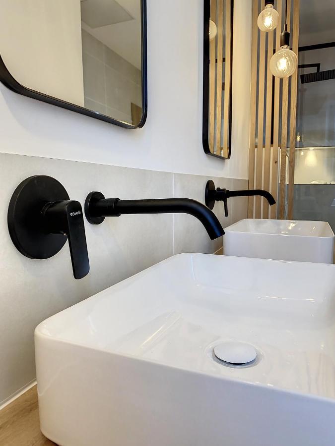 Appartchic - Appartement Standing - Plein Centre & Parking Prive Créon Buitenkant foto